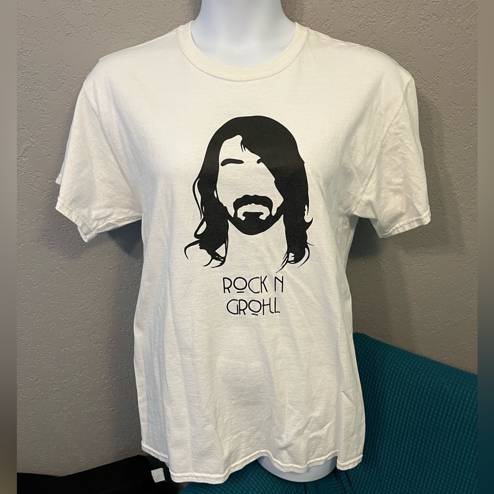 “Rock n Grohl” t-shirt